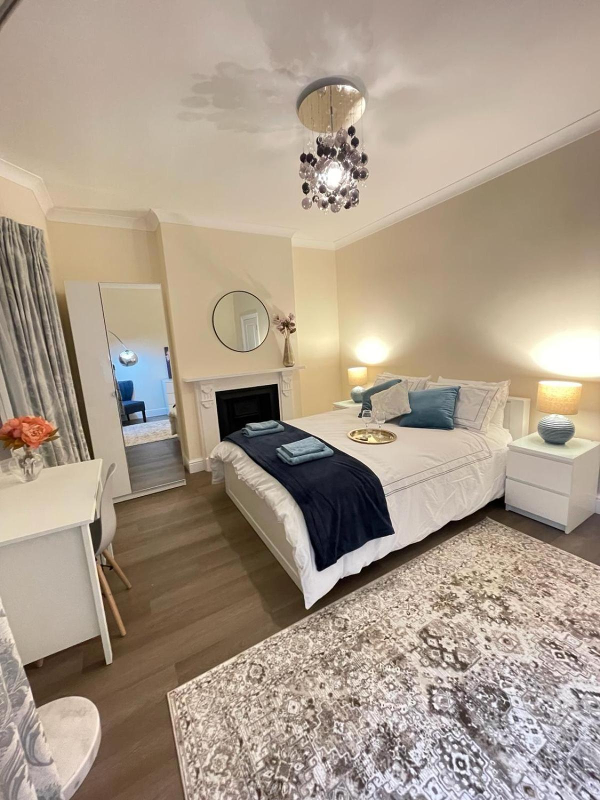 Greenwich Holiday Home ลอนดอน ภายนอก รูปภาพ