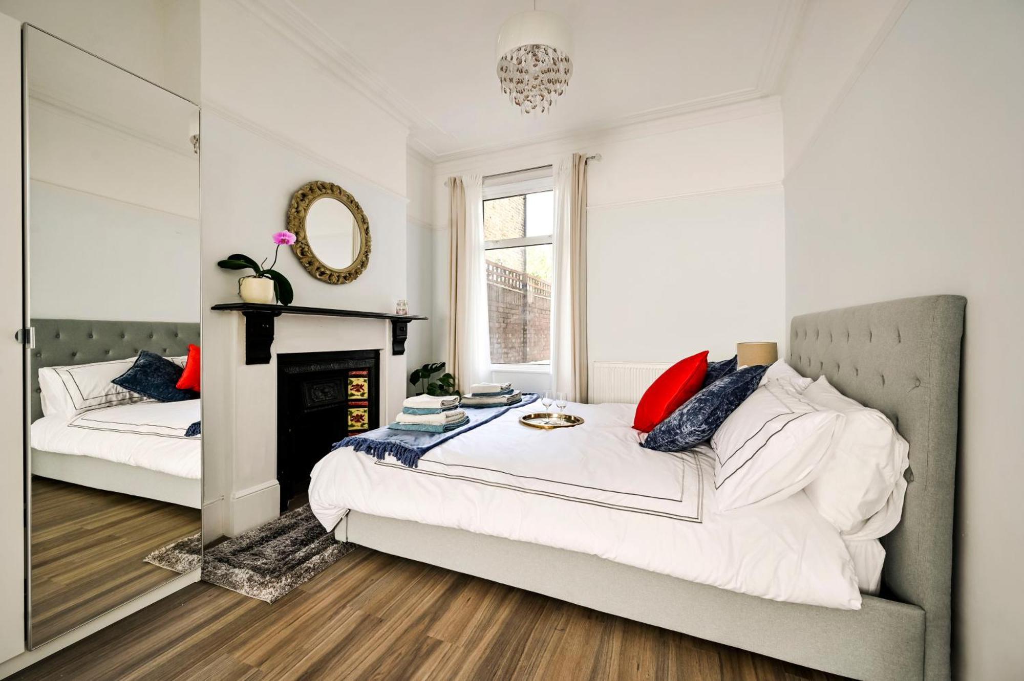 Greenwich Holiday Home ลอนดอน ภายนอก รูปภาพ