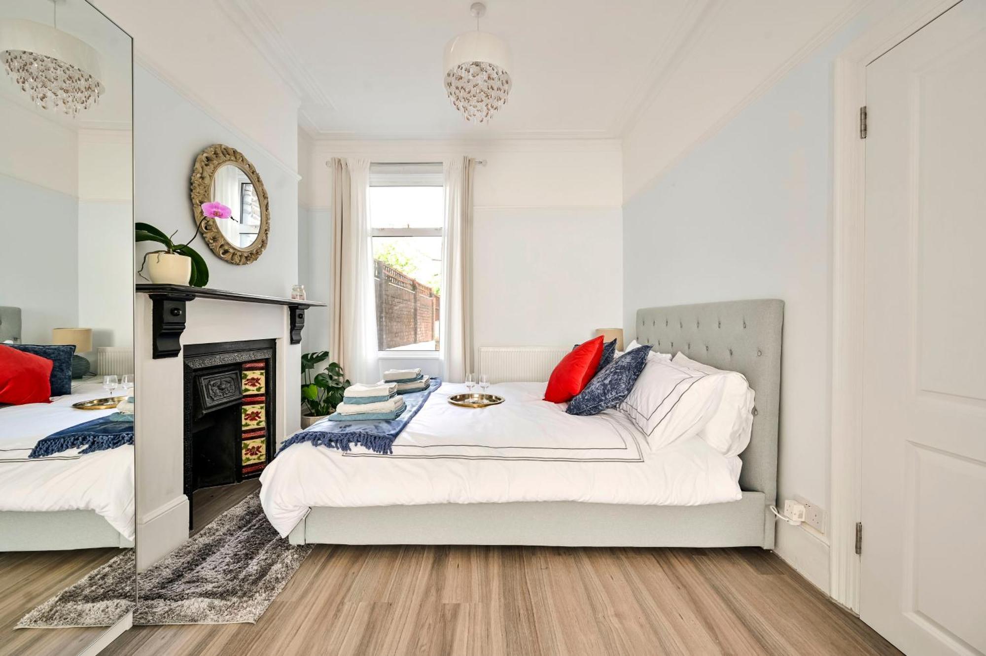 Greenwich Holiday Home ลอนดอน ภายนอก รูปภาพ