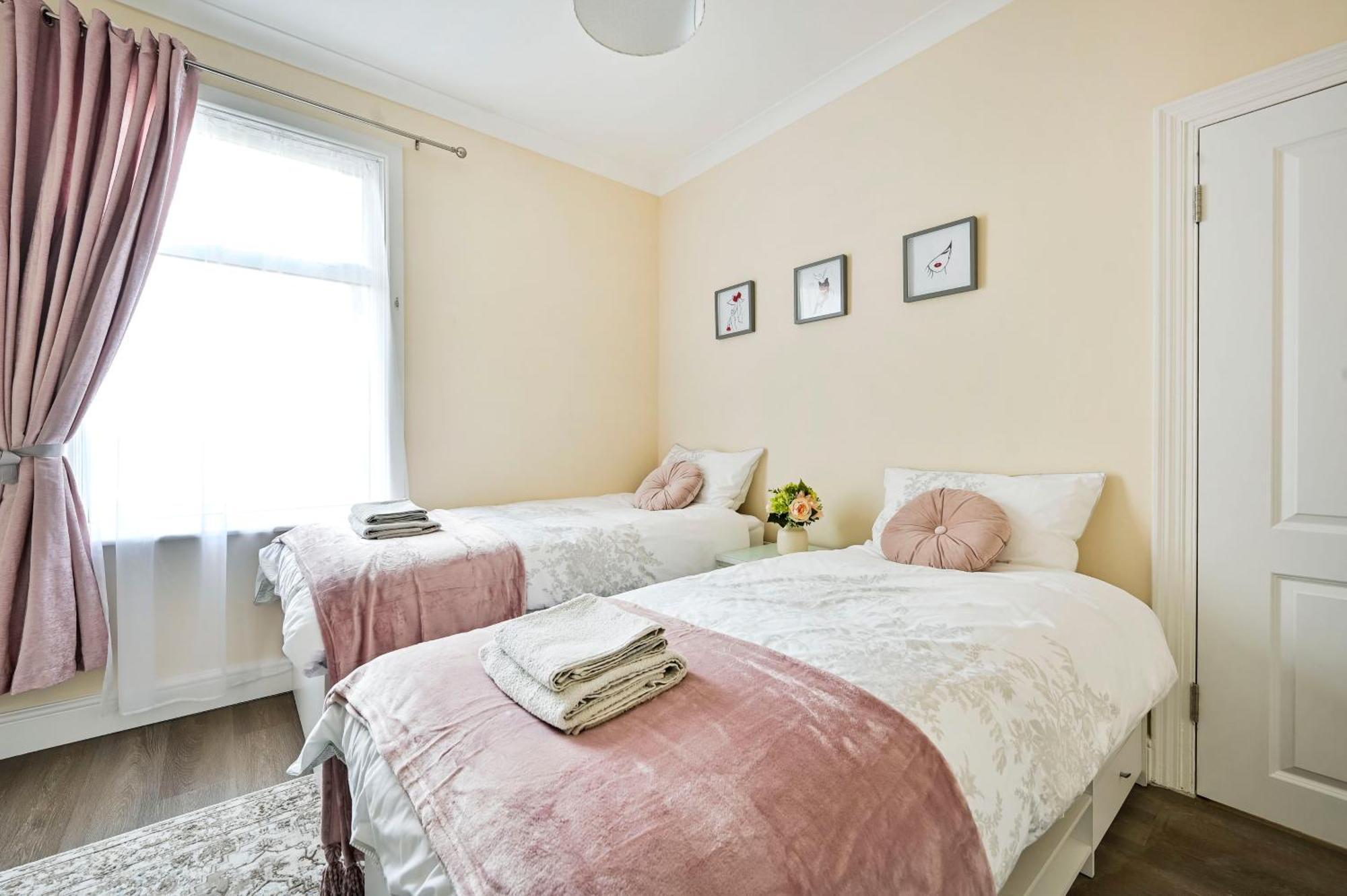 Greenwich Holiday Home ลอนดอน ภายนอก รูปภาพ