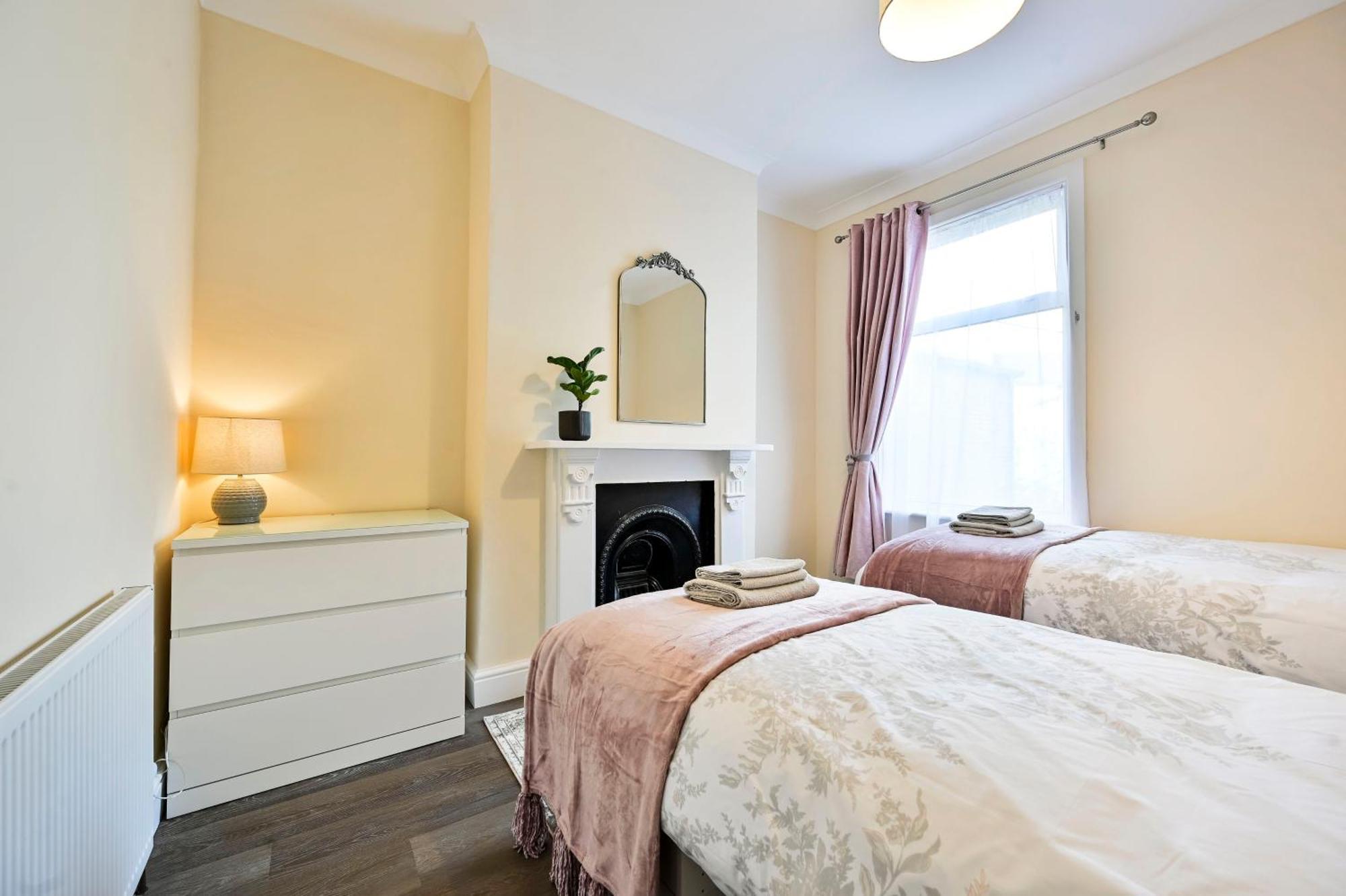 Greenwich Holiday Home ลอนดอน ภายนอก รูปภาพ